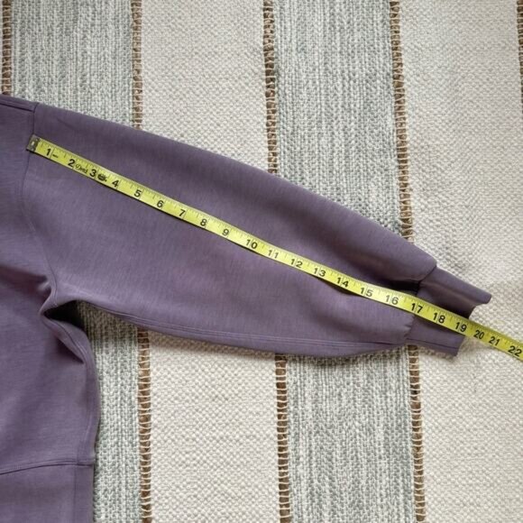 Lululemon Perfectly Oversized Cropped Crew SoftstremeDusky Lavender Women’s 6 - Picture 9 of 9